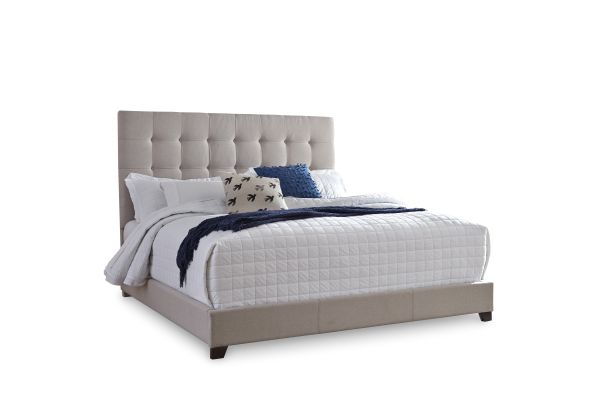 Dolante Queen Upholstered Bed