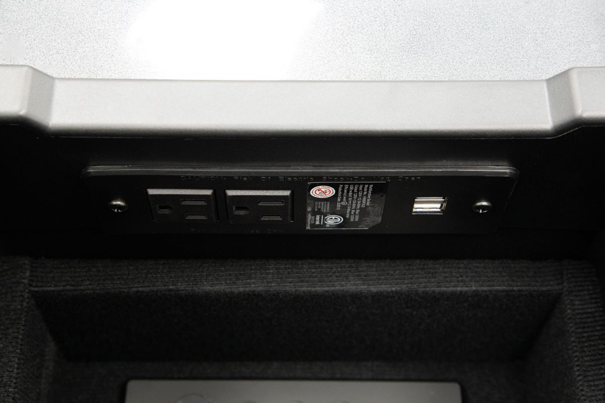 Maverick Black Audio Triple Power Leather Reclining Console Loveseat 8