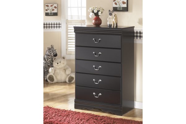 Huey Vineyard Chest of Drawers